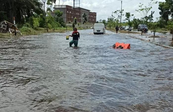 2025-03-11-105Banjir Jl Sudirman ujung.jpg